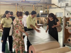 BCH CLB Báo chí và Truyền thông Xanh tham quan nhà máy sản xuất Rạng Đông Holding